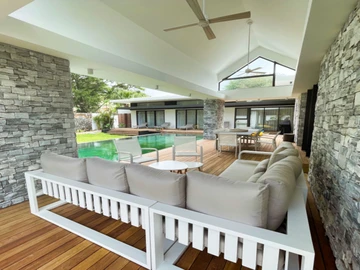 4 Bedroom Villa