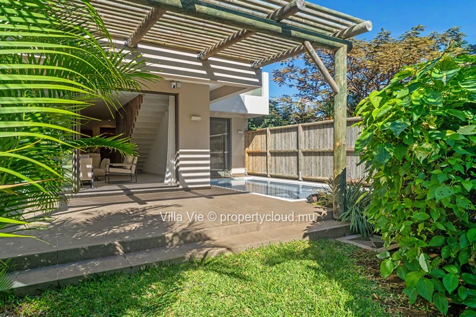 Calodyne – 3-Bedroom Duplex with Pool by the Sea