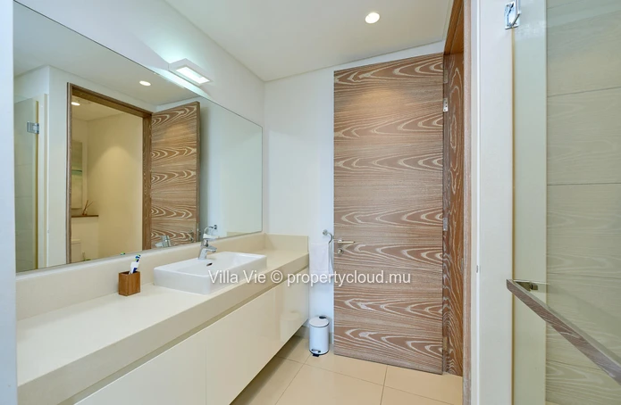 Grand Baie - Townhouse de 3 chambres en suites, accès mer, piscine