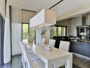 5 Bedroom Villa