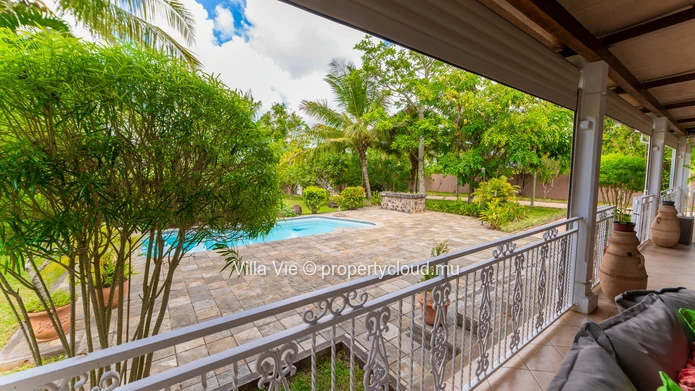Beau Plan - Grande maison coloniale de 5 chambres avec piscine et grand jardin