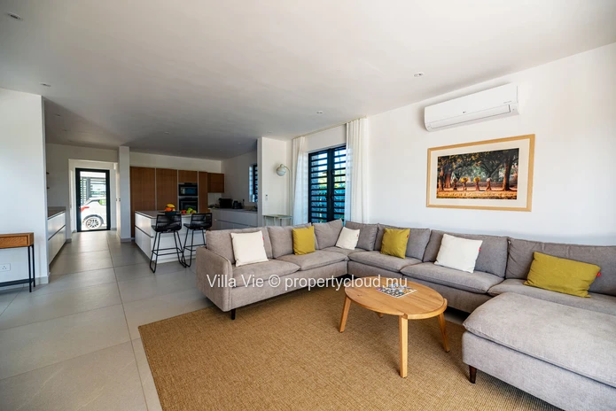 Haute Rive - Modern 4-bedroom villa with golf view