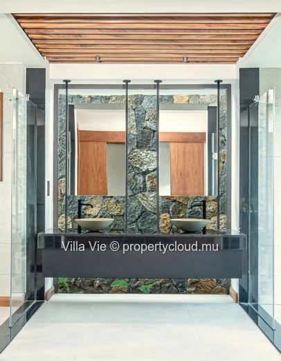 Balaclava - Sumptuous 3 bedroom villa with private pool
