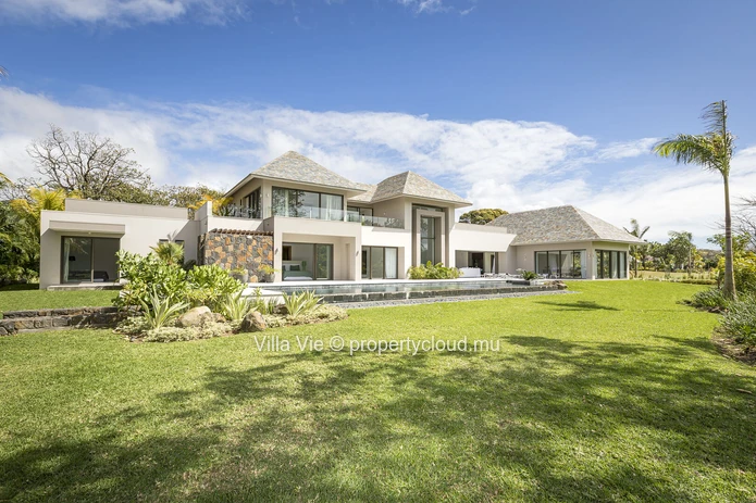 Beau Champ - Spacious 4 bedroom villa with private pool