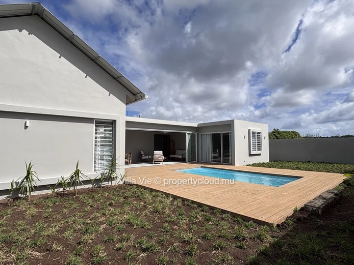 Charmoses - Maison familiale neuve de 4 chambres en-suite avec piscine et jardin
