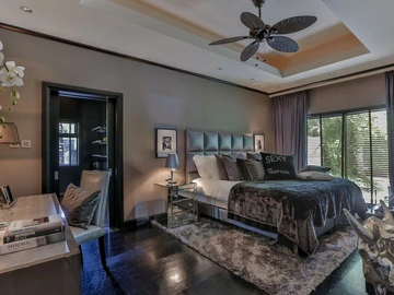 5 Bedroom Villa