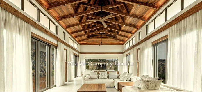 Balaclava - Sumptuous 3 bedroom villa with private pool