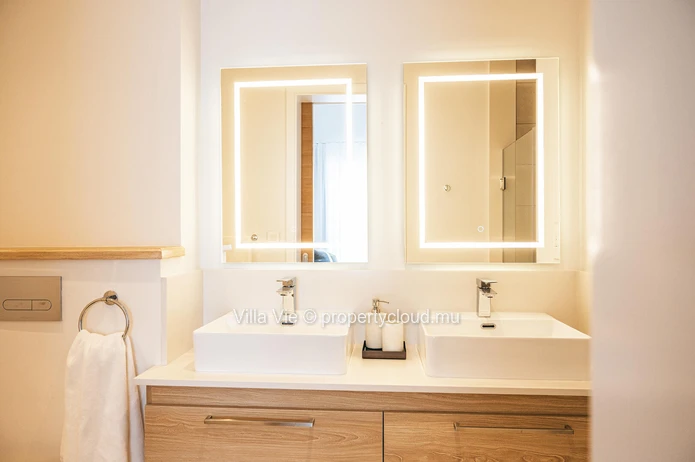 Grand Gaube - Appartement Moderne 3 chambres avec accès direct à la plage.