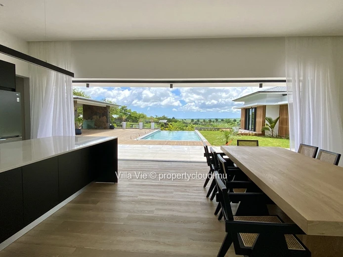 Belle Vue - Très belle maison neuve et moderne de 4 chambres avec piscine à débordement