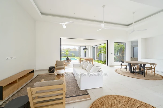 Forêt Daruty - Somptueuse villa de 4 chambres avec piscine privée.