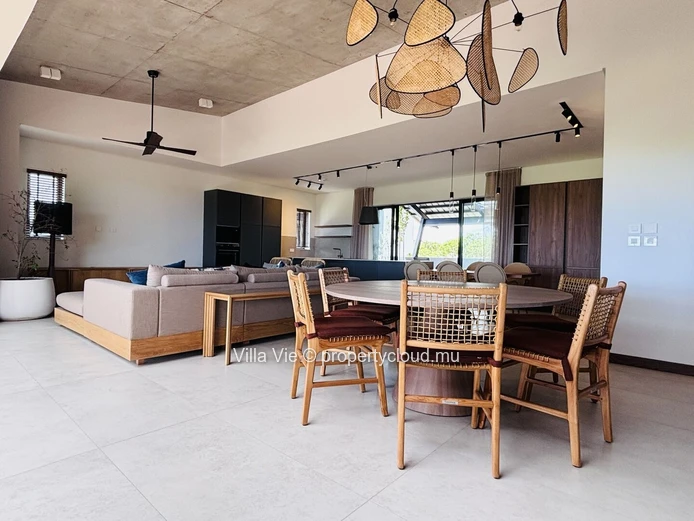 Belle Vue - Stunning 4-bedroom penthouse with a private swimming pool