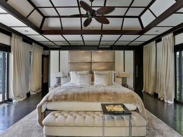 5 Bedroom Villa