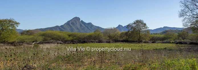 Tamarin - Exceptional 5 bedroom villa with private pool