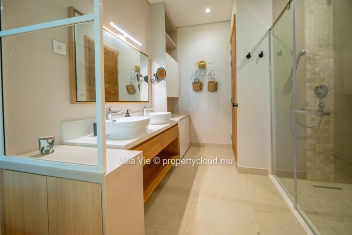 Belle Vue - Beautiful 3-bedroom apartment on the ground floor (Sole Mandate)