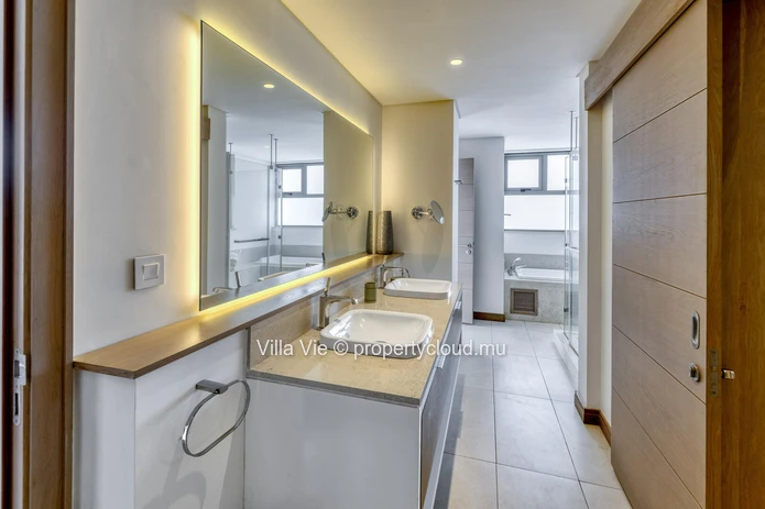 Mont Choisy - 3-bedroom penthouse with golf view