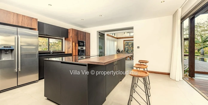 Balaclava - Sumptuous 3 bedroom villa with private pool