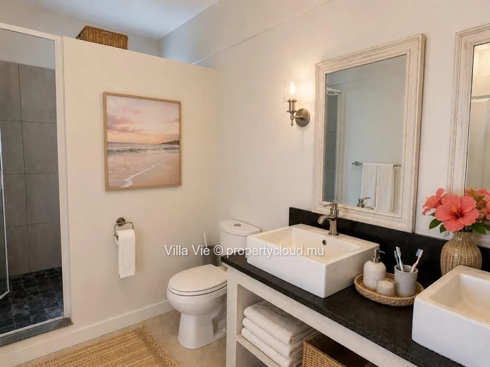 Grand Baie - Maison familiale de 4 chambres avec piscine au bord de l'eau (Mandat exclusif)