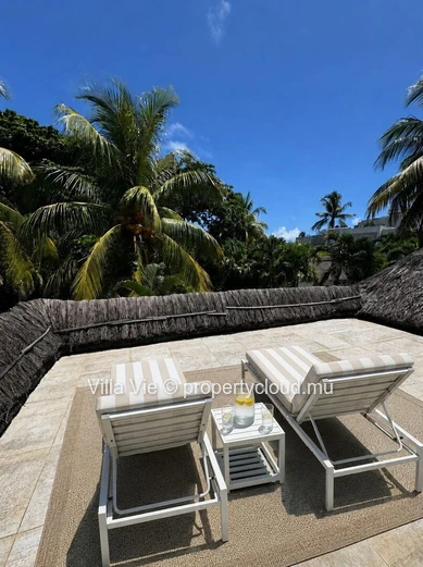 Grand Baie - Maison familiale de 4 chambres avec piscine au bord de l'eau (Mandat exclusif)