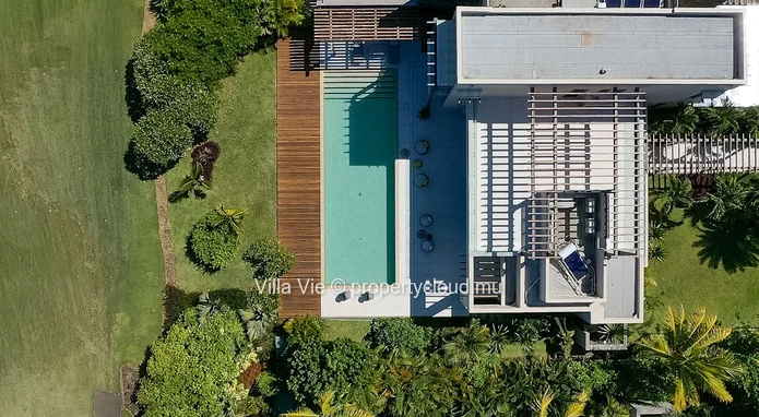 Beau Champ - Luxueux duplex de 4 chambres avec vue sur le golf et la mer