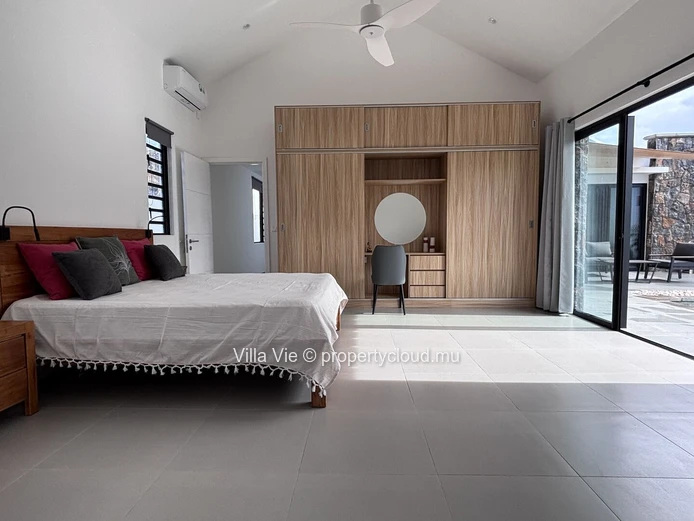 Petit Raffray - Jolie maison de 3 chambres en-suite avec piscine