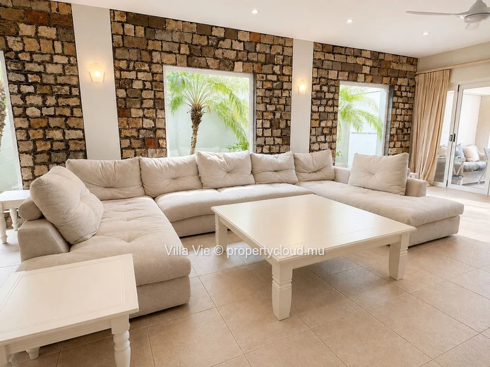 Grand Baie - Maison familiale de 4 chambres avec piscine au bord de l'eau (Mandat exclusif)