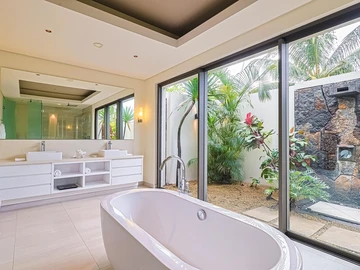 5 Bedroom Villa