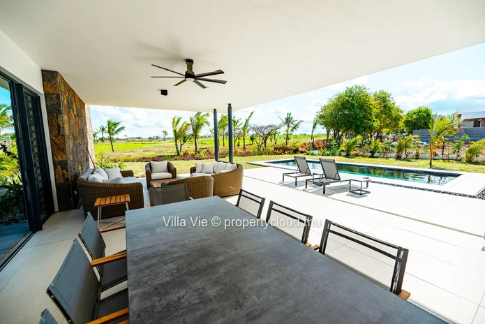 Haute Rive - Modern 4-bedroom villa with golf view