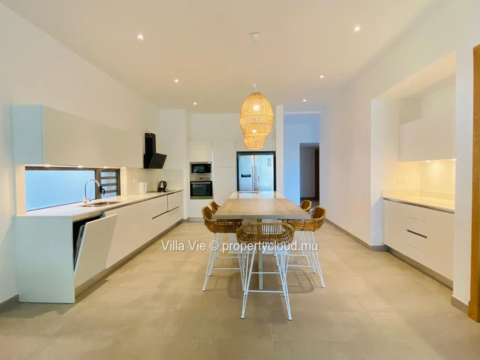 Péreybère - 3-bedroom luxury beachfront apartment