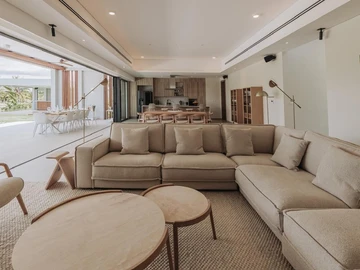 5 Bedroom Villa