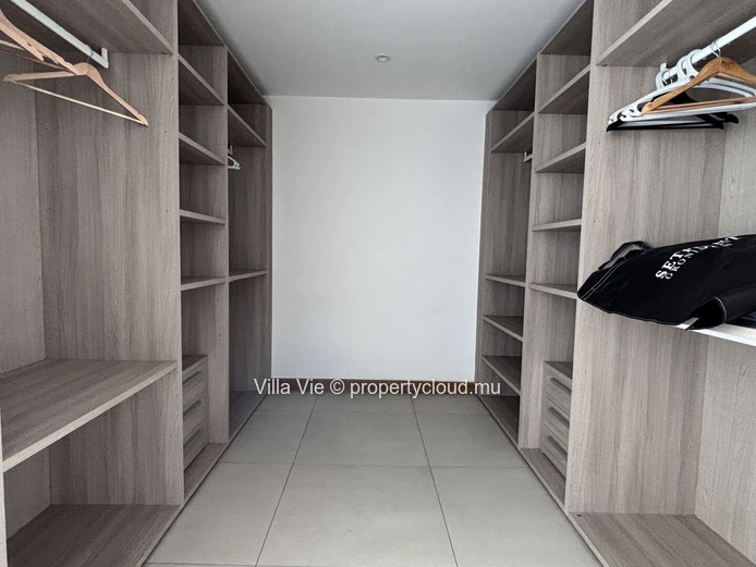 Grand Gaube - Penthouse spacieux de 3 chambres-ensuite avec bureau, piscine et vue sur la mer