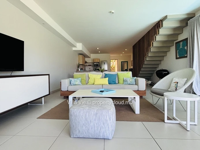 Calodyne - 3-bedroom duplex with a pool by the sea (Sole Mandate)