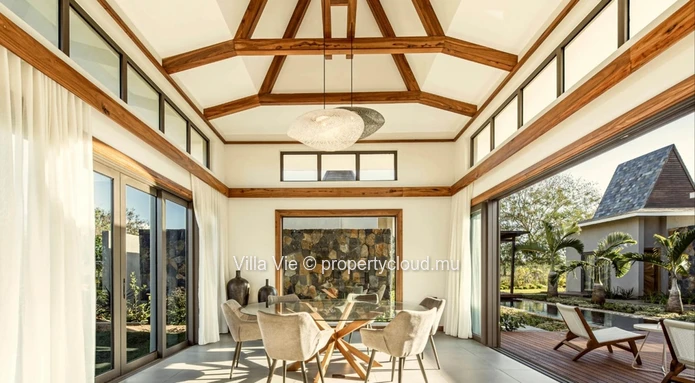 Balaclava - Sumptuous 3 bedroom villa with private pool